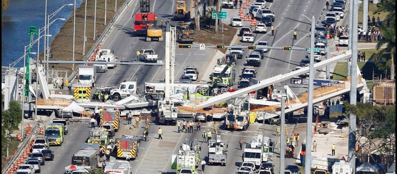 Κατάρρευση πεζογέφυρας στην Ινδονησία - Τουλάχιστον εννιά νεκροί
